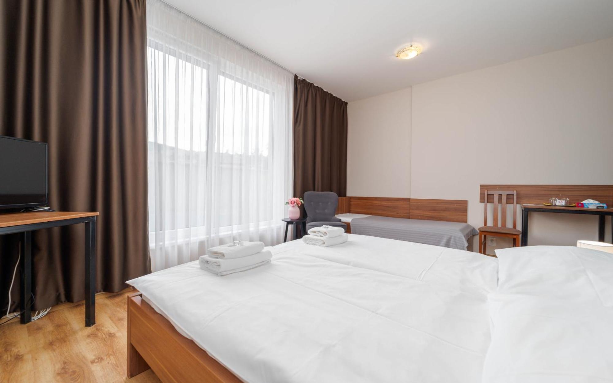 Hotel Arena Brumov ภายนอก รูปภาพ
