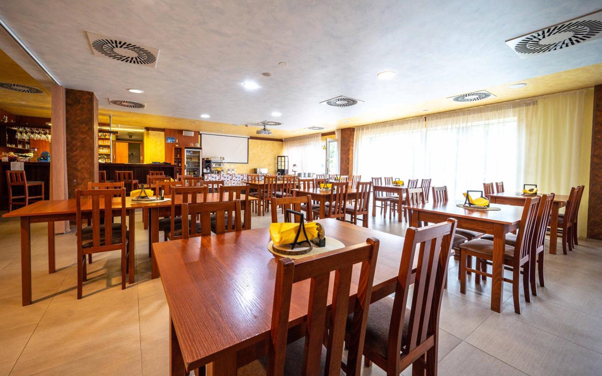 Hotel Arena Brumov ภายนอก รูปภาพ