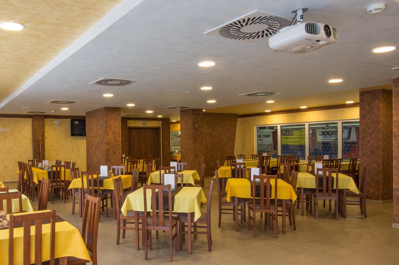 Hotel Arena Brumov ภายนอก รูปภาพ